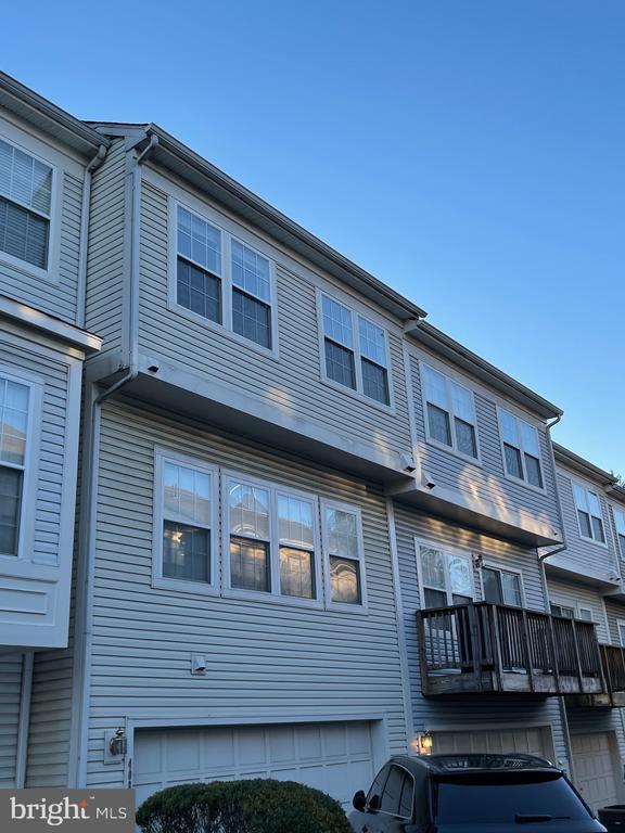 Building Photo - 4080 Fountainside Ln