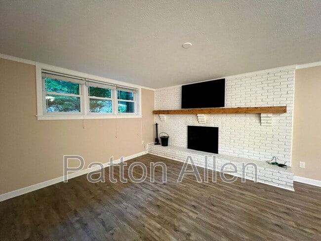 Building Photo - 9 Ravenwood Ln
