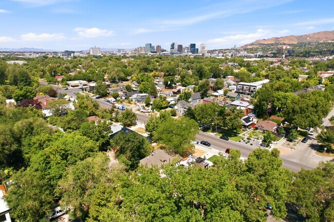 Building Photo - 780 E 900 S