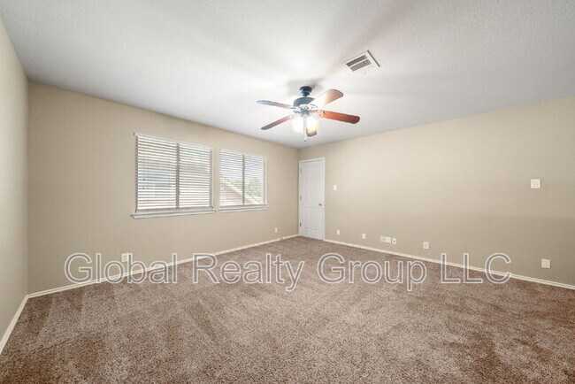 Building Photo - 2624 Cloverbrook Ln