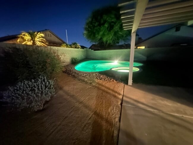 Building Photo - 78780 Birchcrest Cir
