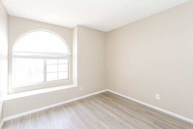 Building Photo - 109 Quiet Desert Ln