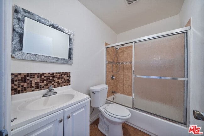 Building Photo - 642 W 109th Pl