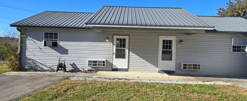 Building Photo - 178 Fairview Rd