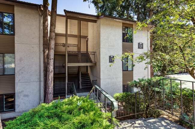 Building Photo - 10410 NE 32nd Pl