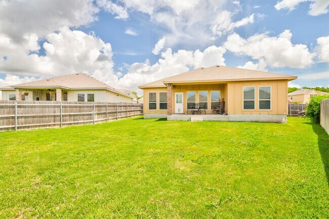 Building Photo - 717 Friar Tuck Dr
