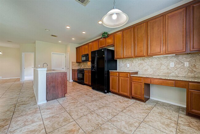 Building Photo - 10011 Terrance Springs Ln