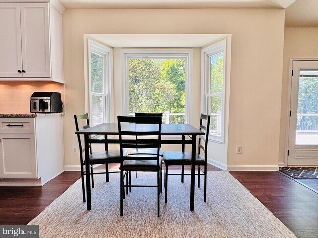 Building Photo - 5 Averil Ct