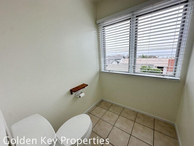 Building Photo - Ocean-View 2BR/2.5BA Townhome in Cardiff!