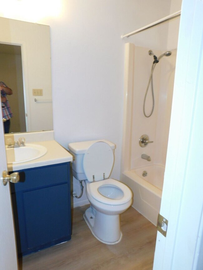 Building Photo - 1708/1710 HORSESHOE CR