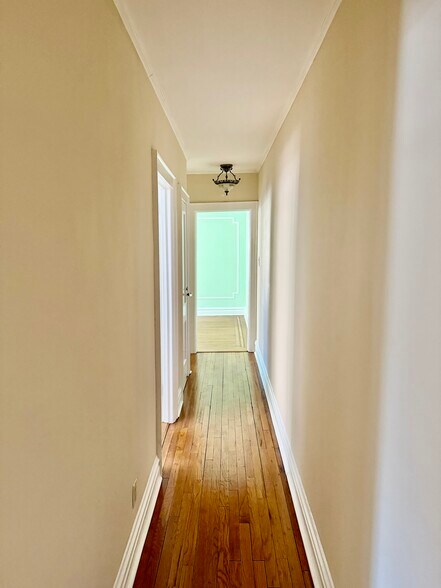 Building Photo - 66 Grant Ave