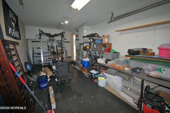 Building Photo - 574 Beachway Ave