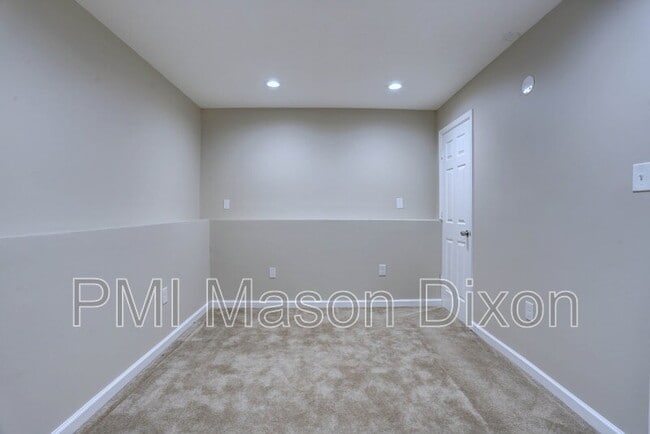 Building Photo - 9321 Kenbrooke Ct