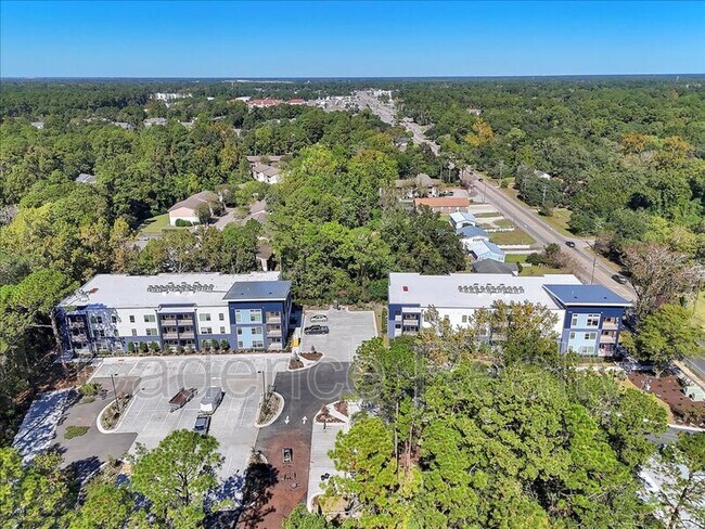 Building Photo - 610 S Kerr Ave