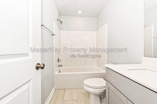 Building Photo - 3001 Brellon Ln