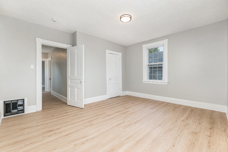 Building Photo - 3248 Glenmore Ave