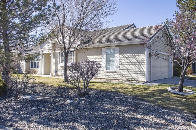 Building Photo - 55+ gated community of Miners Village in Double Diamond.