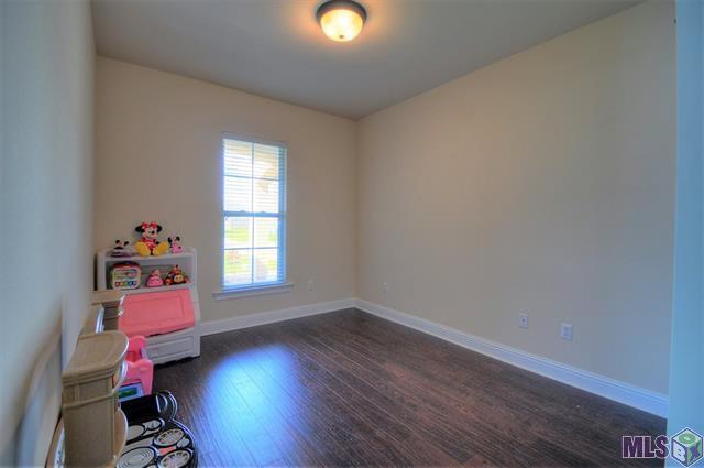 Building Photo - 4 Bedroom House Located in Prairieville with Spacious Rooms and a Large Backyard