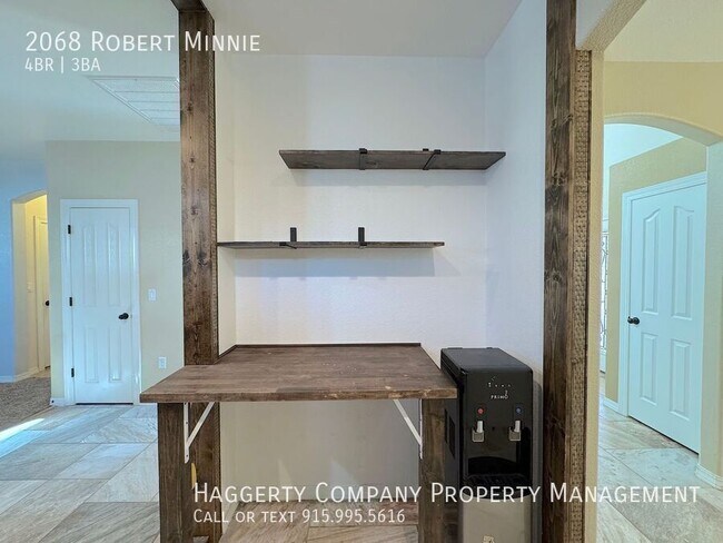 Building Photo - 2068 Robert Minnie
