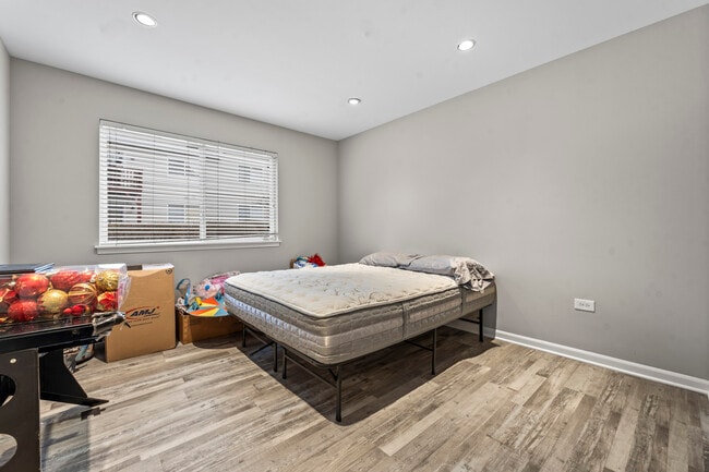 Building Photo - 2987 Saganashkee Ln