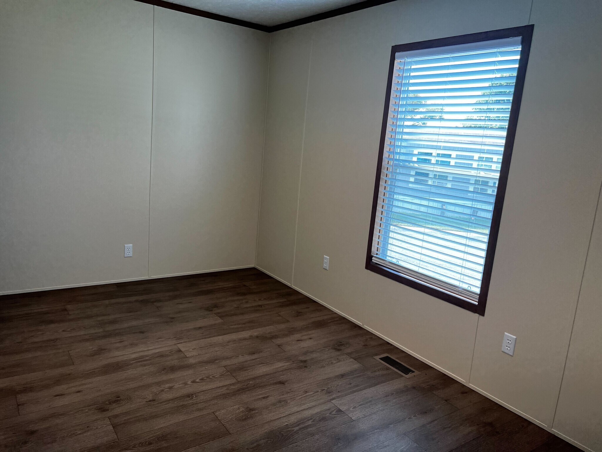 Building Photo - 709 N Collins Fwy