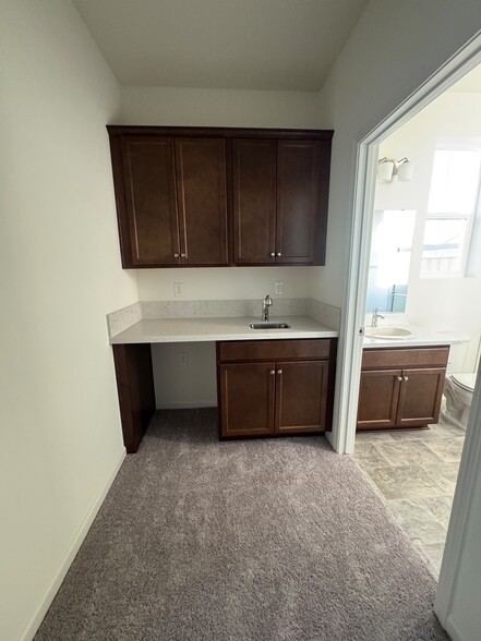 Building Photo - 434 Miramar Dr