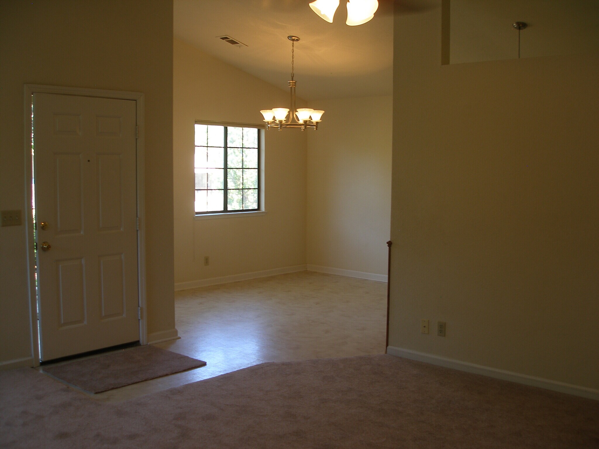 Building Photo - 3945 Travona St