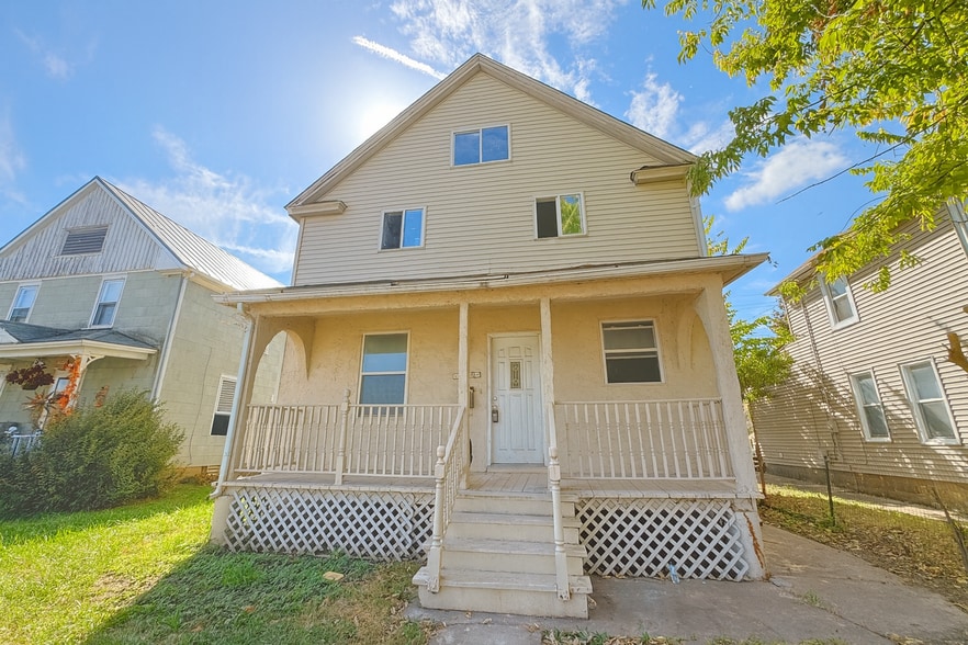 Primary Photo - 620 1st Ave