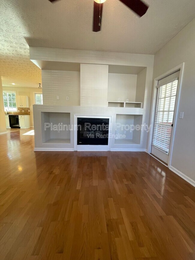 Building Photo - 301 Harmony Ct