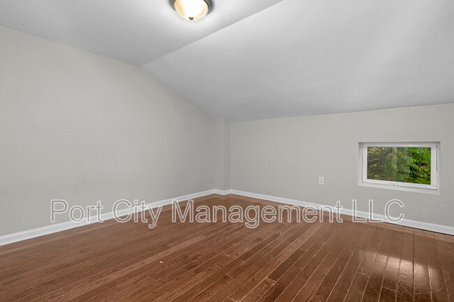 Building Photo - 915 W Lombard St