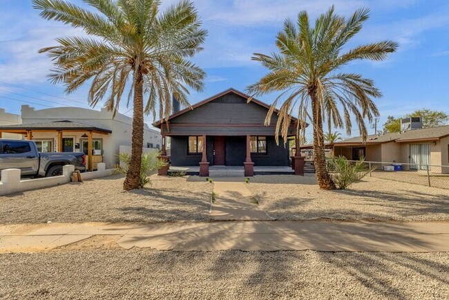 Building Photo - Brand new 3 bedroom renovation next to His...