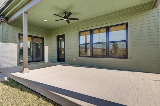 Building Photo - 16648 Garnett St