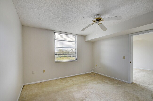 Building Photo - 3520 Whitehall Dr