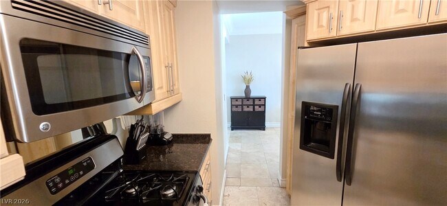 Building Photo - 210 E Flamingo Rd