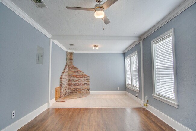 Building Photo - East Hill 3BR Home Near Bayview Park with Office, Hot Tub, Workshop & Detached Garage