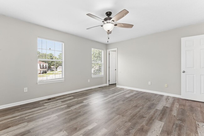 Building Photo - 5 Longleaf Ct