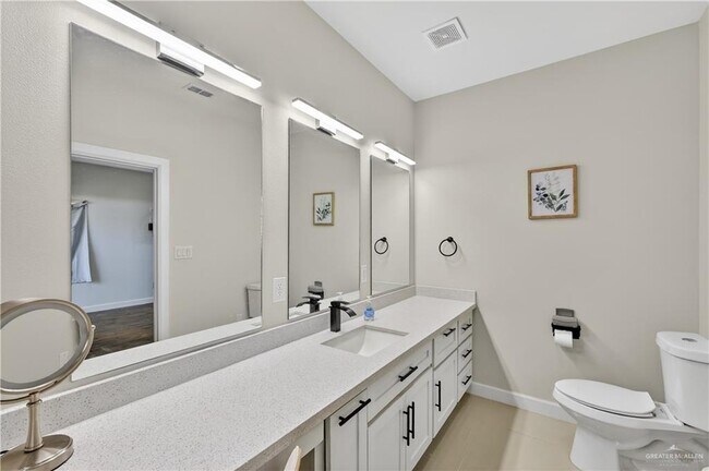 Building Photo - 6836 N 5th St
