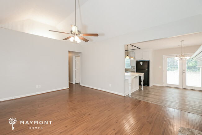 Building Photo - 4-Bedroom Home with Bonus Living Area