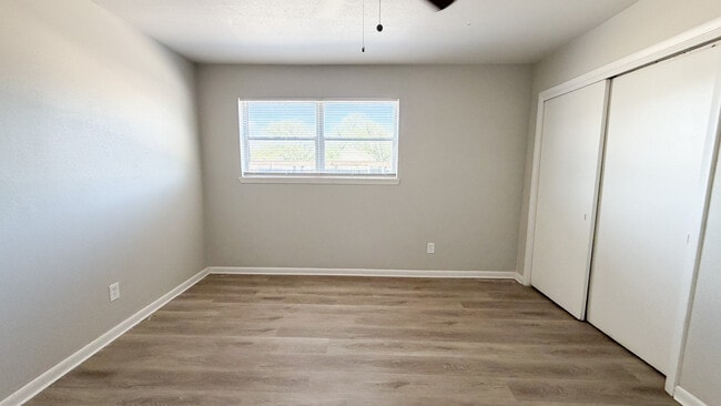 Building Photo - Kentwood Apartments