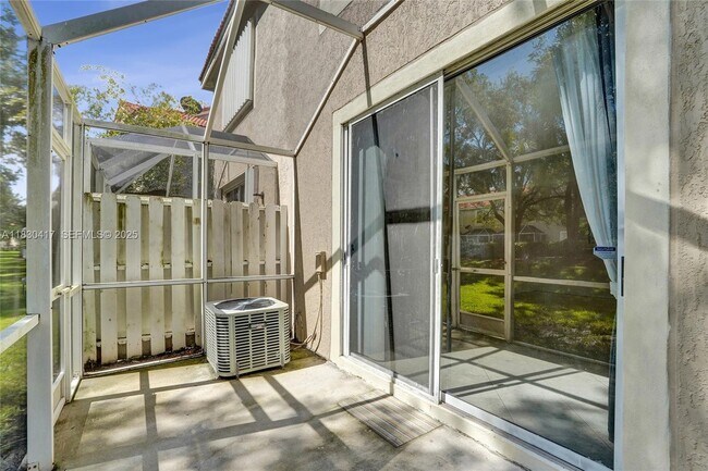 Building Photo - 1210 Sorrento Dr