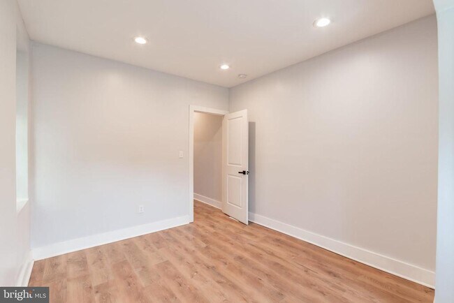 Building Photo - 5111 Willows Ave