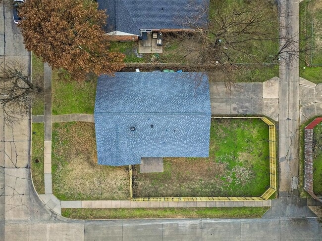 Building Photo - 4940 Watkins Dr