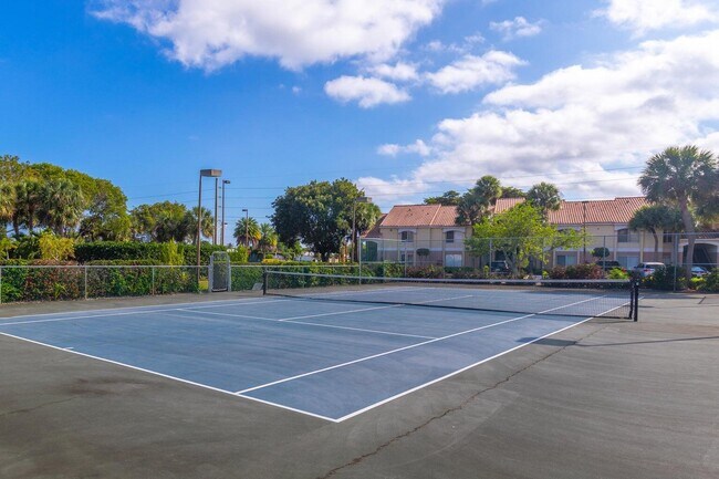 Building Photo - 815 Boynton Beach Blvd