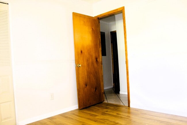 Building Photo - 421 Nogales Ave NE