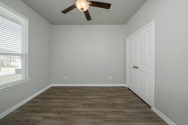 Building Photo - Live, love, and grow in this charming townhome!