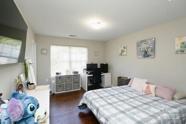 Building Photo - 3130 Osceola Lane