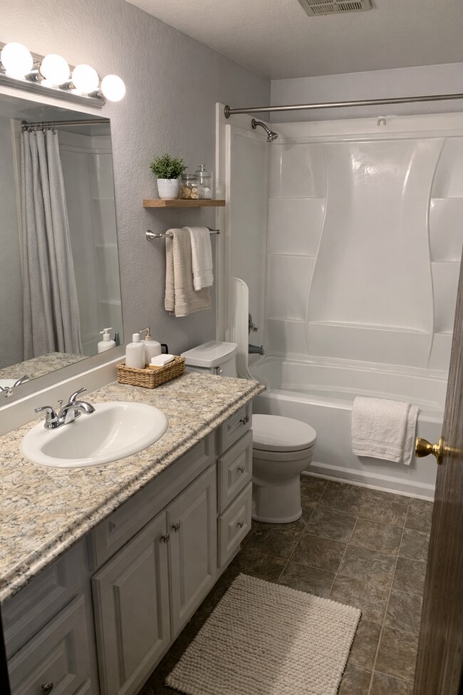 Building Photo - Wilson1009 (CWP)