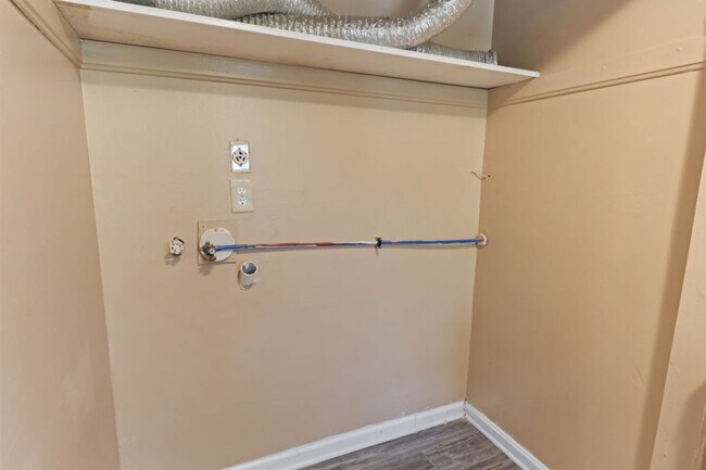 Building Photo - Welcome to your gorgeous new home!