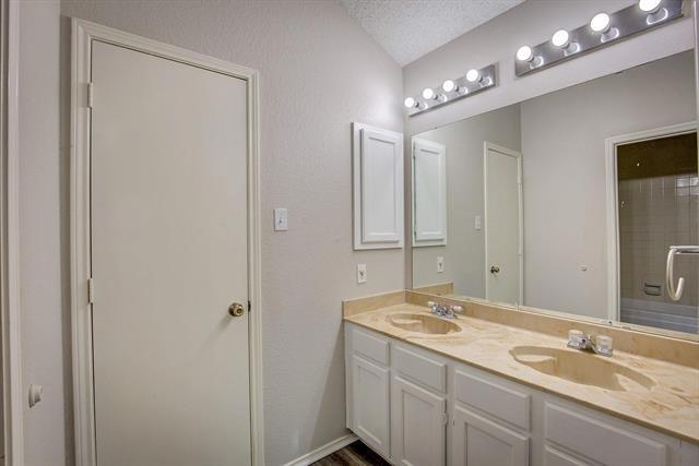 Building Photo - 406 Valley Spring Dr