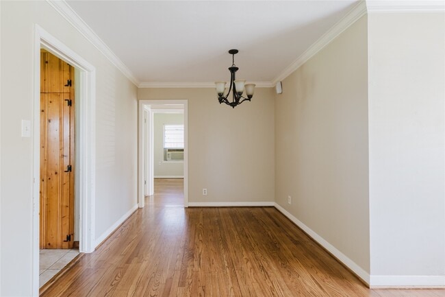 Building Photo - 5210 De Lange Ln